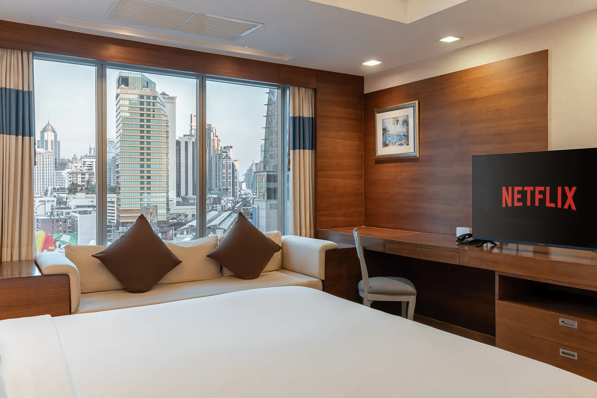 Executive one-bedroom suite with a private Jacuzzi in Sukhumvit