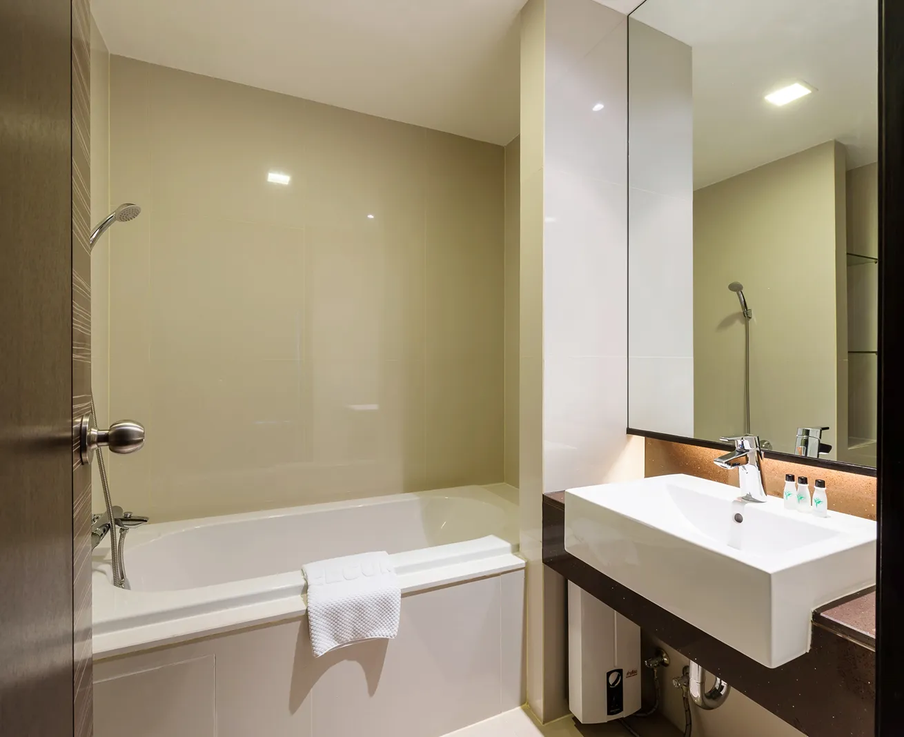 Complex suite 1 bedroom serviced apartment in Bangkok interior view