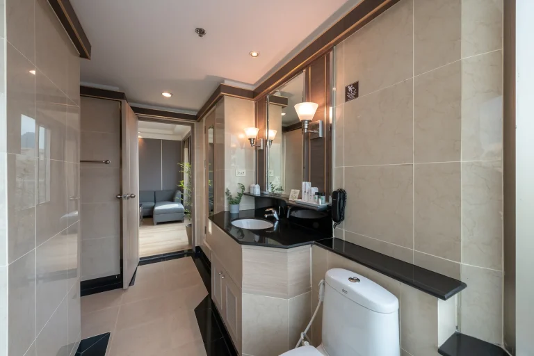 2-bedroom-suite-long-stay-hotel-sukhumvit-living-area
