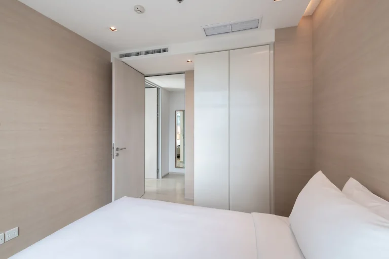 2-bedroom-suite-with-kitchen-thonglor-skytrain-5-star-hotel