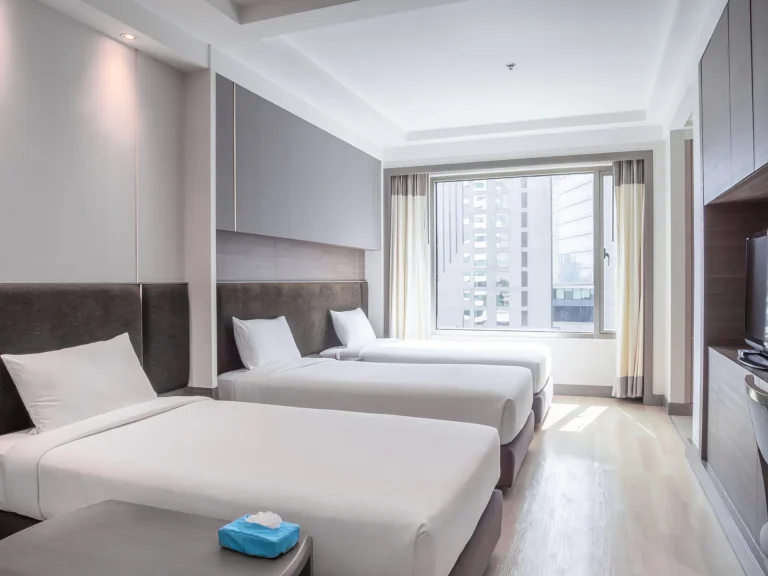 5-star-bangkok-hotel-triple-room-with-kitchen