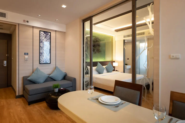 5-star-hotel-suite-sukhumvit-with-kitchenette-skytrain-bangkok