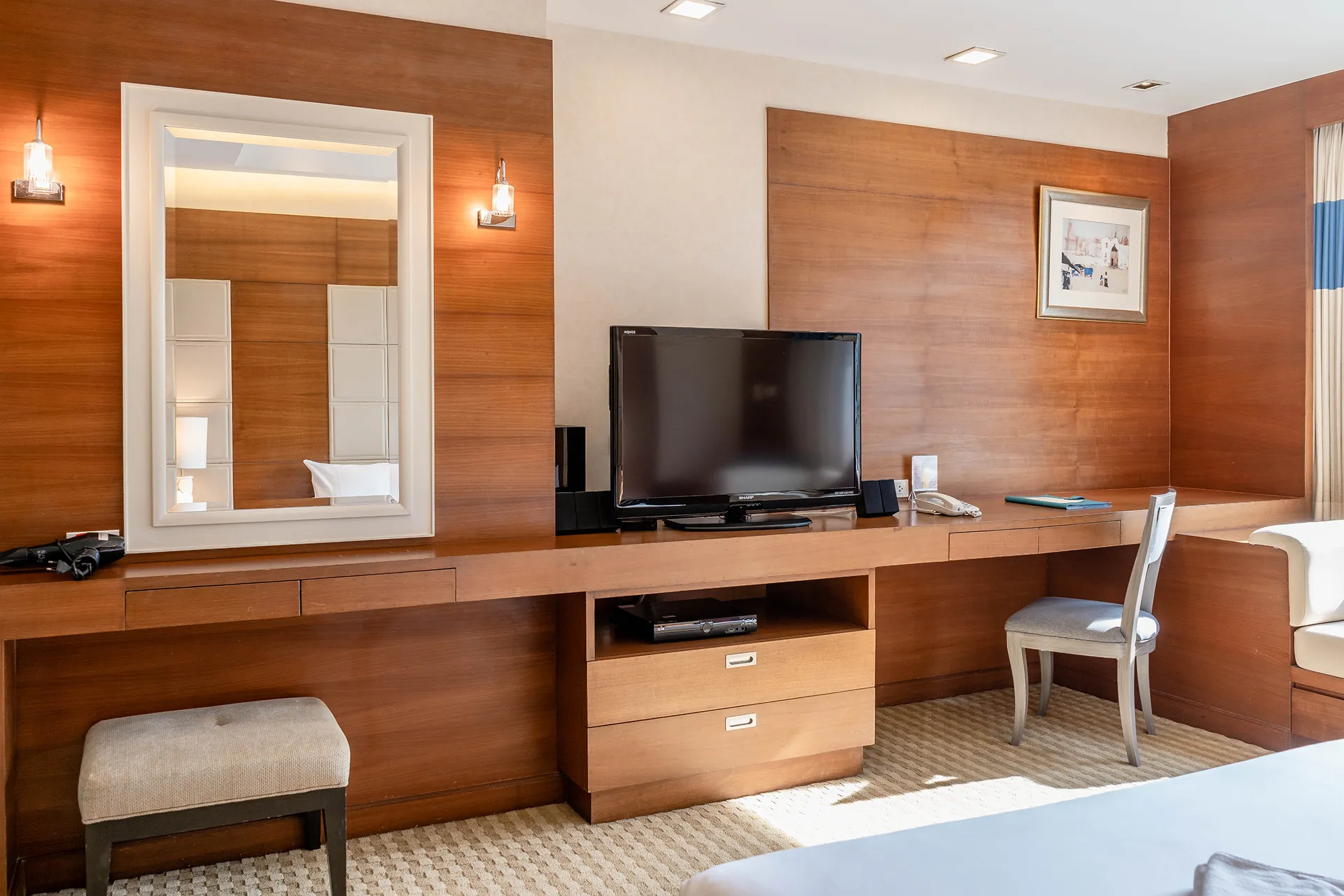 Hotel suite with kitchen accommodation in Asok, Bangkok.