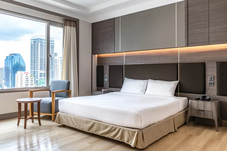 bangkok-hotel-1-bedroom-suite-with-kitchen-5-star