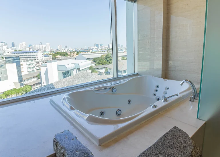 bangkok-in-modern-hotel-with-private-jacuzzi