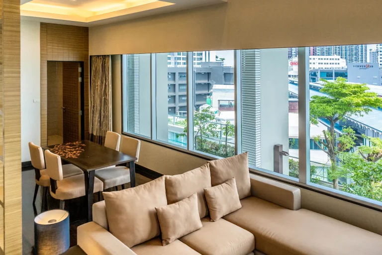 bangkok-luxury-suite-next-to-bts-skytrain-hotel-5-star