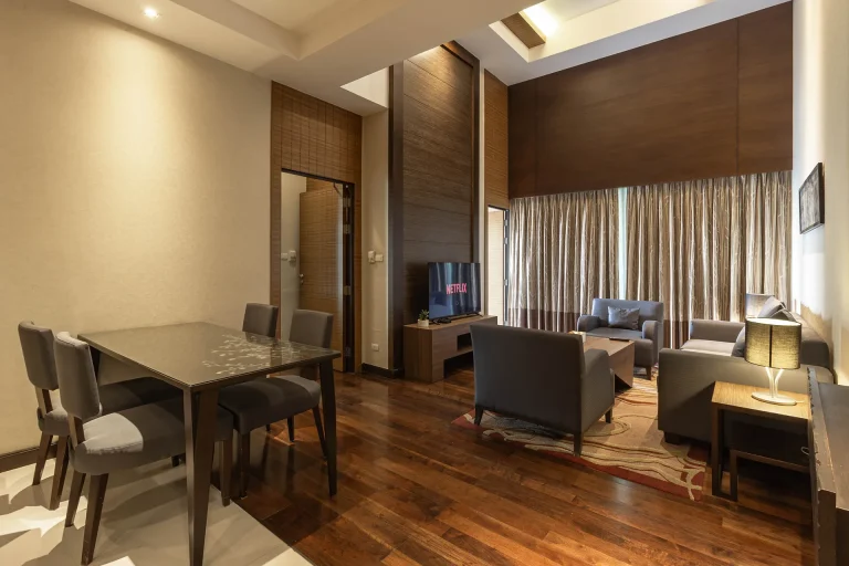 bangkok-suite-with-pool-romantic-hotel