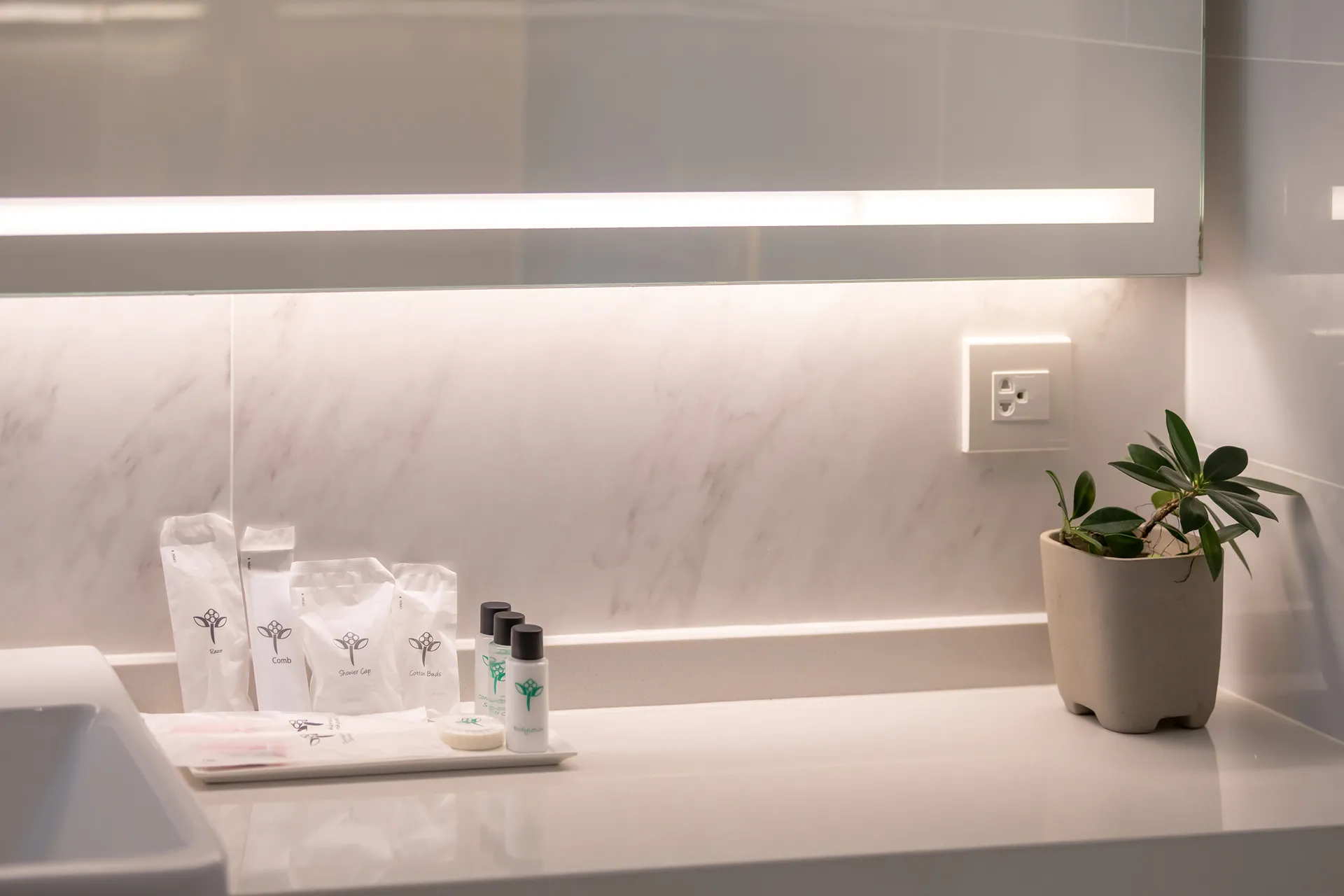 with kitchen suite bangkok thonglor skytrain 5-star-hotel