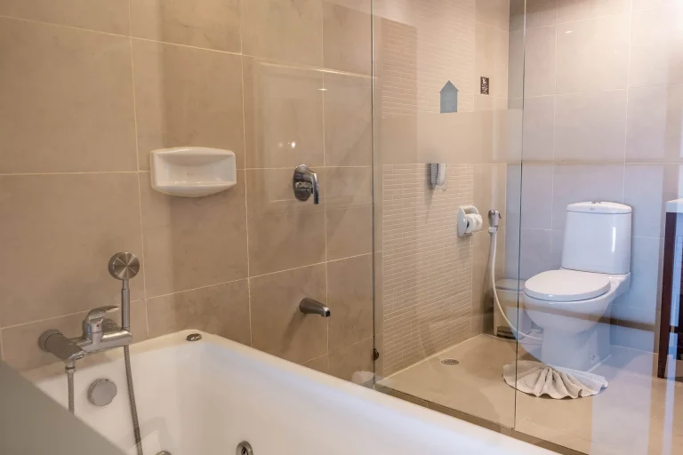 best-hotel-in-asok-bangkok-spacious-suite