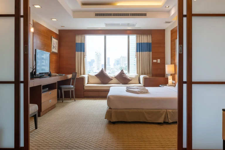 best-hotel-in-asok-bangkok-suite-room-detail