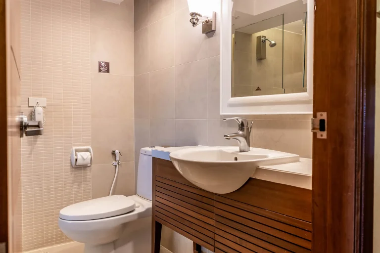 best-hotel-in-asok-bangkok-suite-with-kitchen