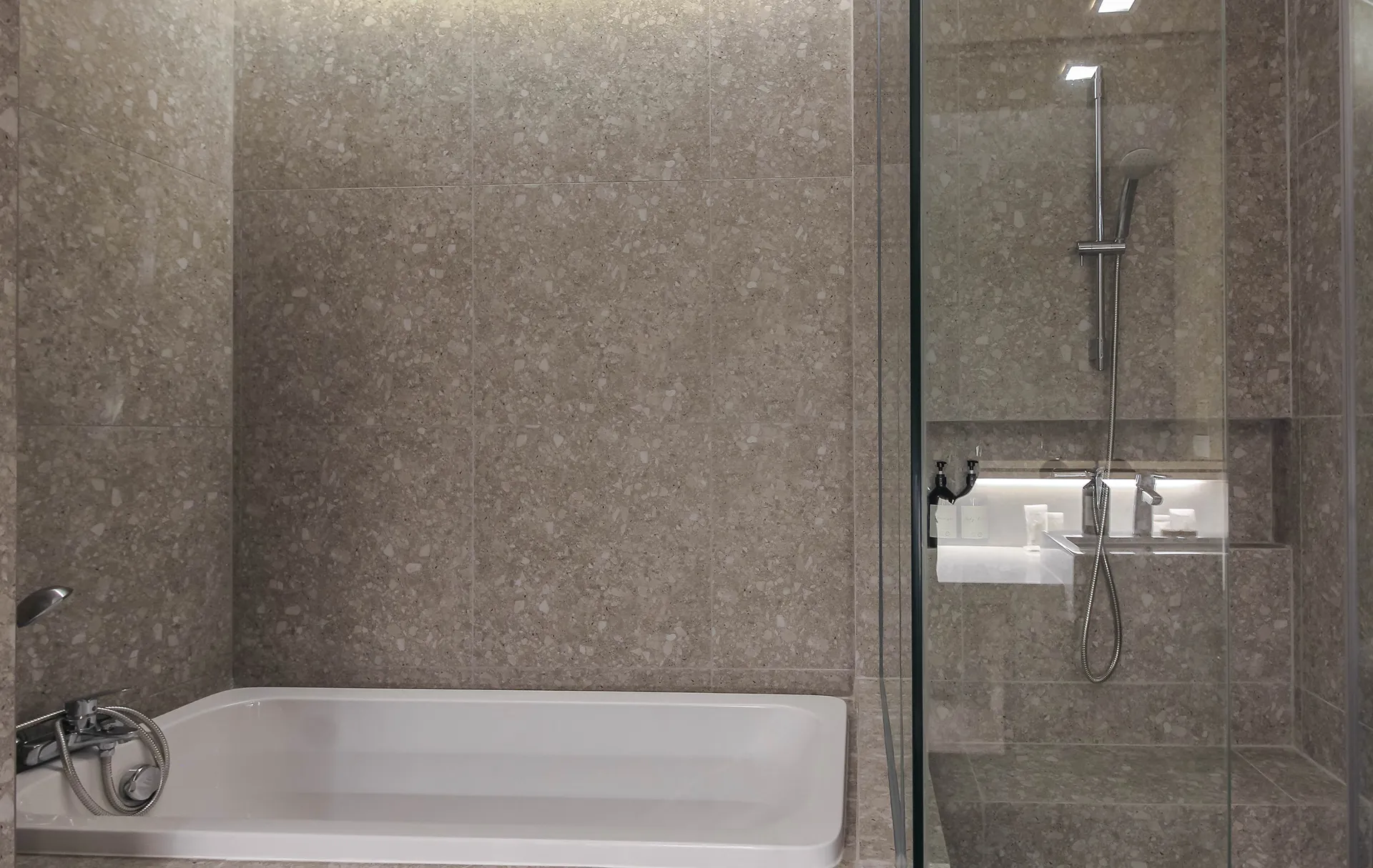 ekkamai hotel near bts 5-star