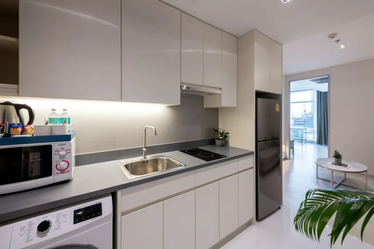 bts-thonglor-2-bedroom-serviced-apartment-kitchen-5-star-hotel