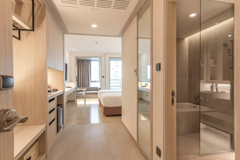 deluxe-exclusive-hotel-near-ekkamai-bts-7_result