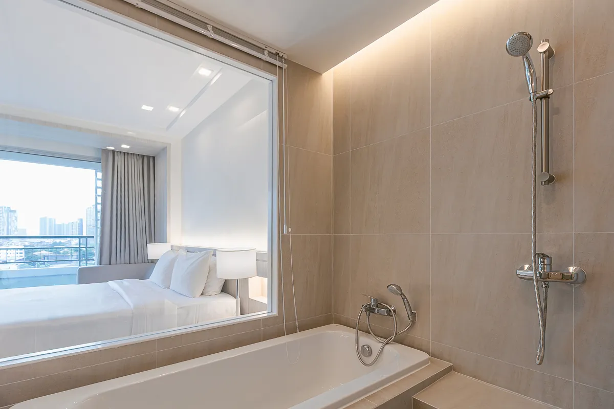 Modern deluxe bedroom at exclusive hotel near Ekkamai BTS