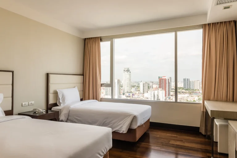 family-2-bedroom-suite-hotel-bangkok-5-star-near-bts