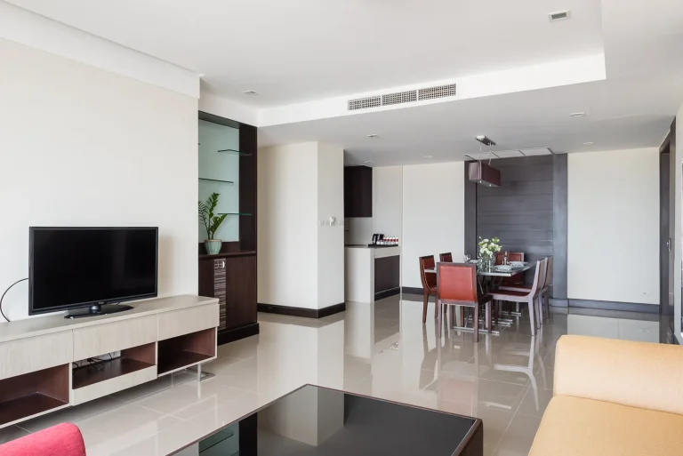 family-hotel-2-bedroom-suite-bangkok-5-star-near-bts