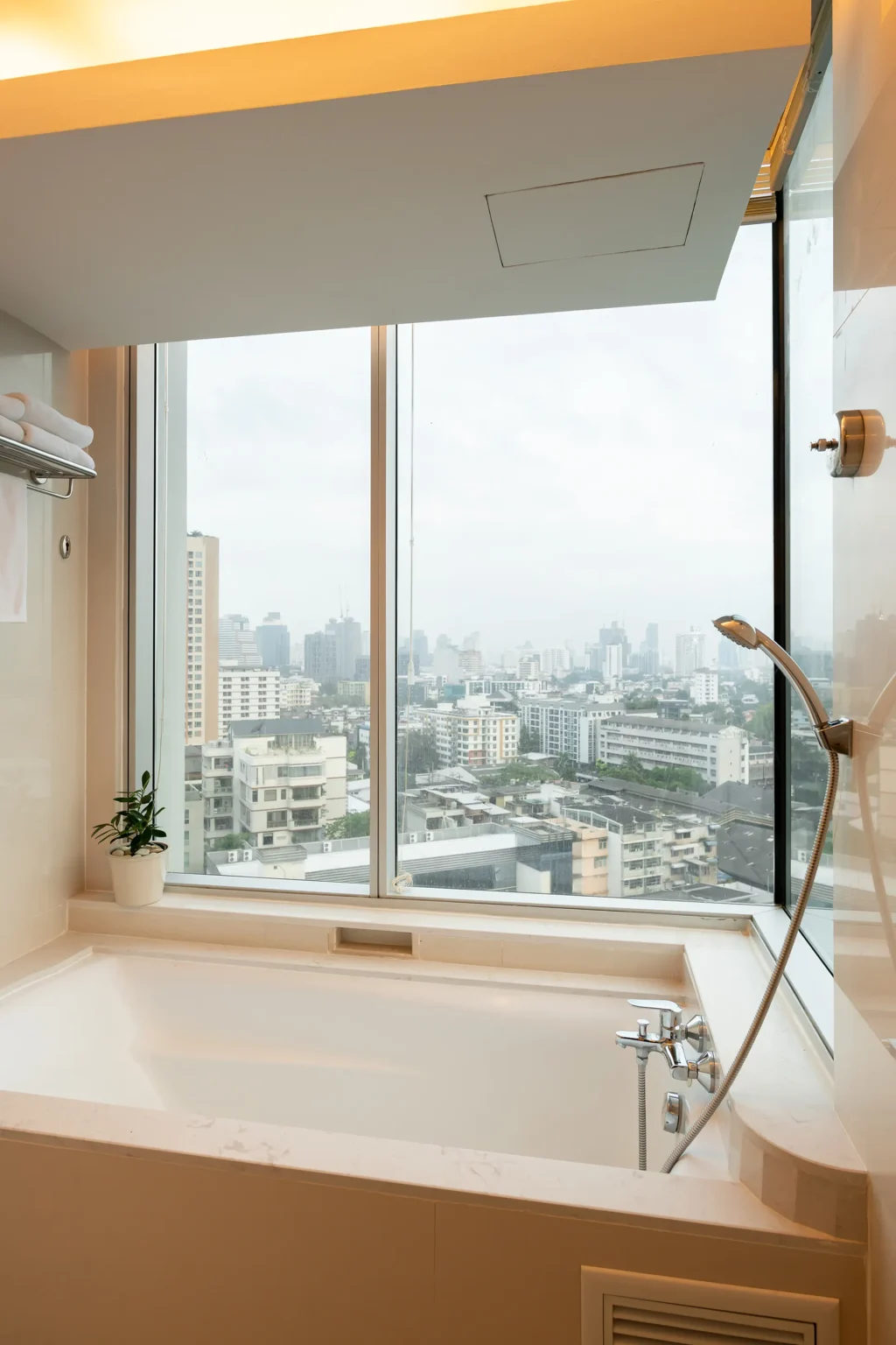 hotel 5-star suite sukhumvit with kitchenette bangkok skytrain