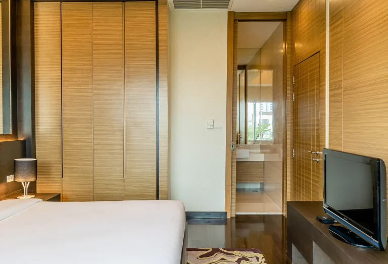 hotel-bangkok-luxury-suite-next-to-bts-skytrain-5-star