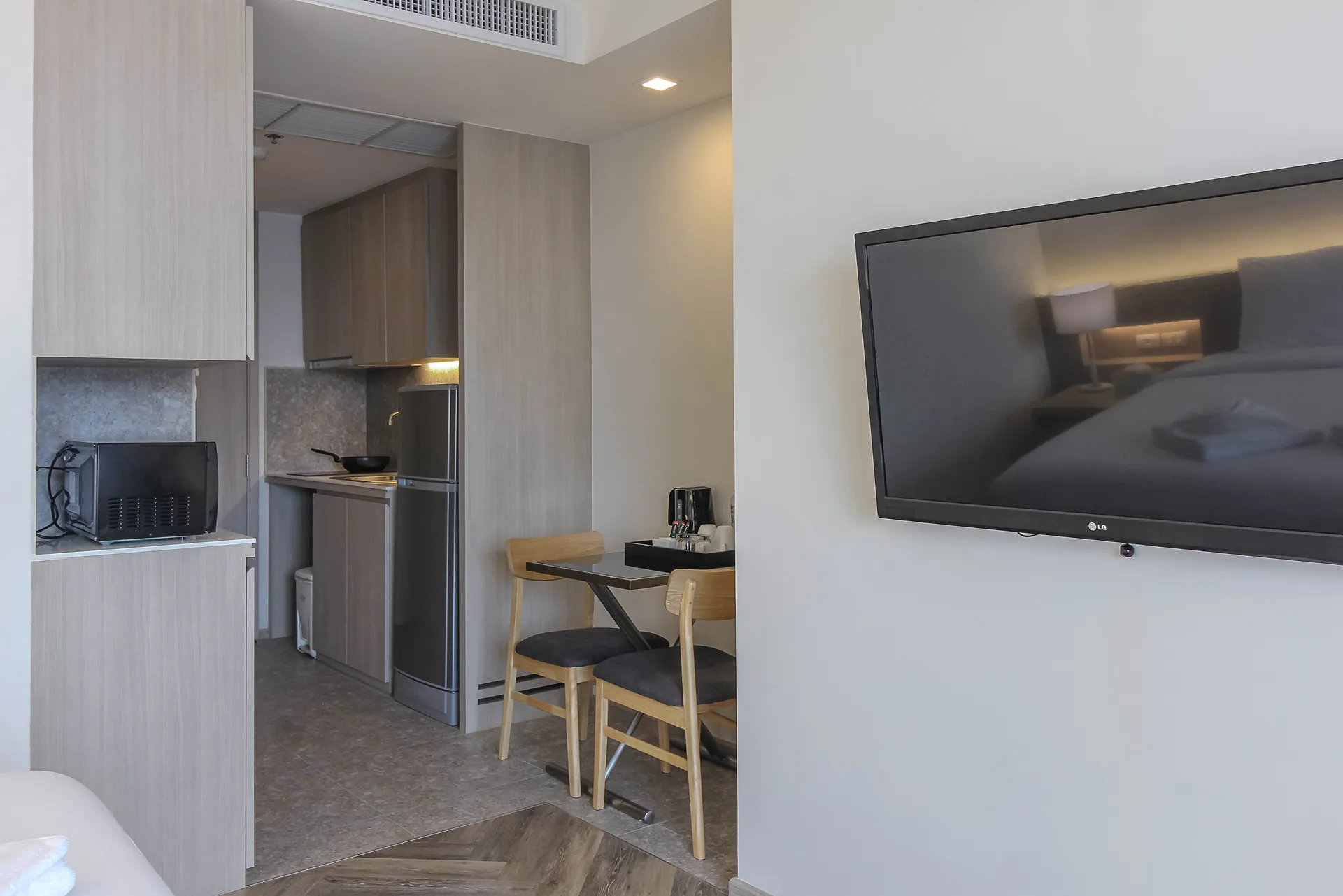 bts ekkamai hotel near 5-star