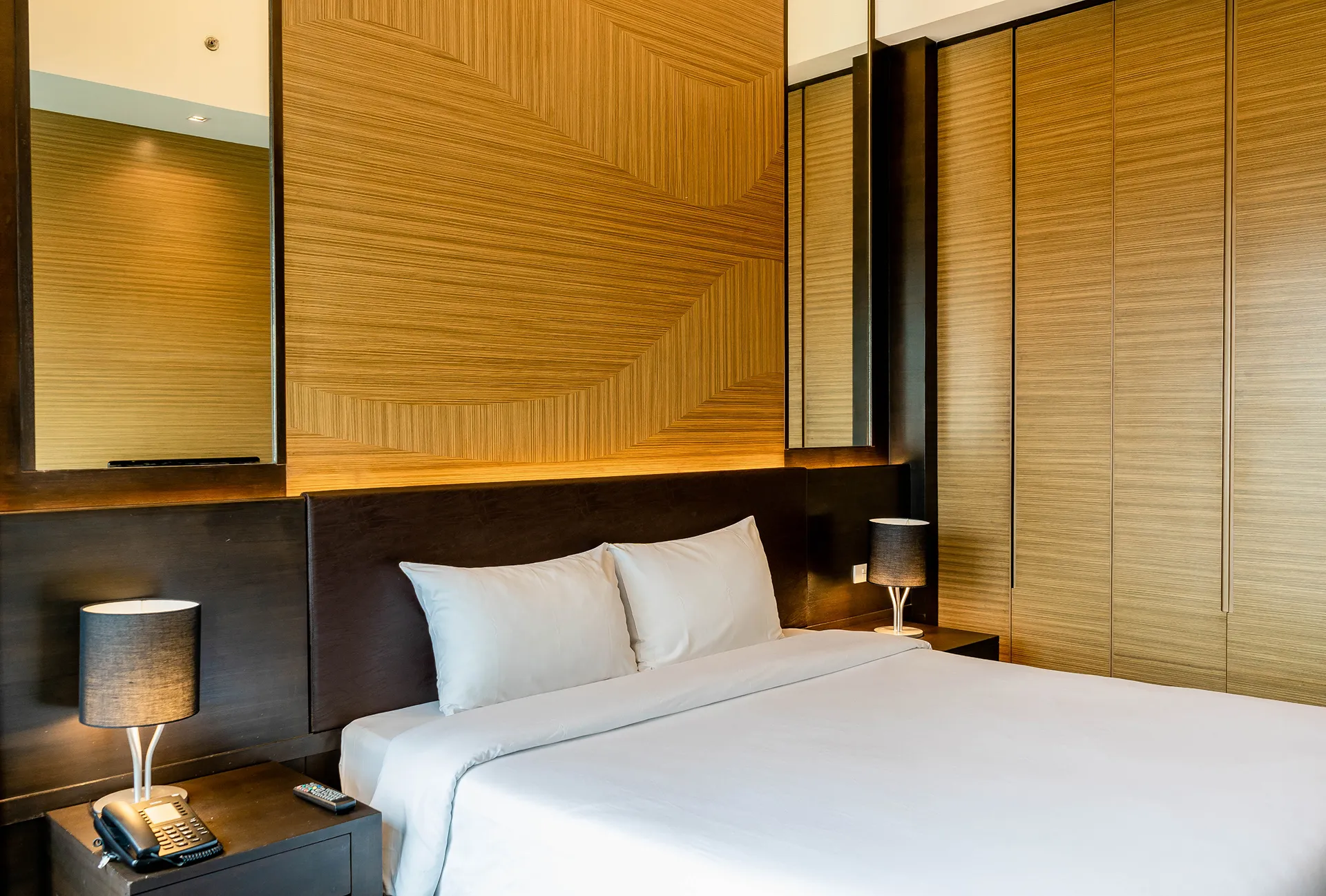 Luxury suite next to bts skytrain bangkok Hotel 5-star room interior.
