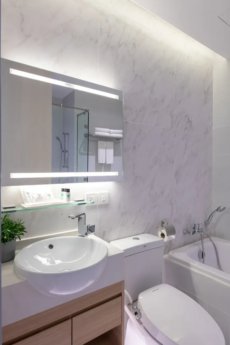 hotel-near-thonglor-skytrain-bangkok-modern-interior