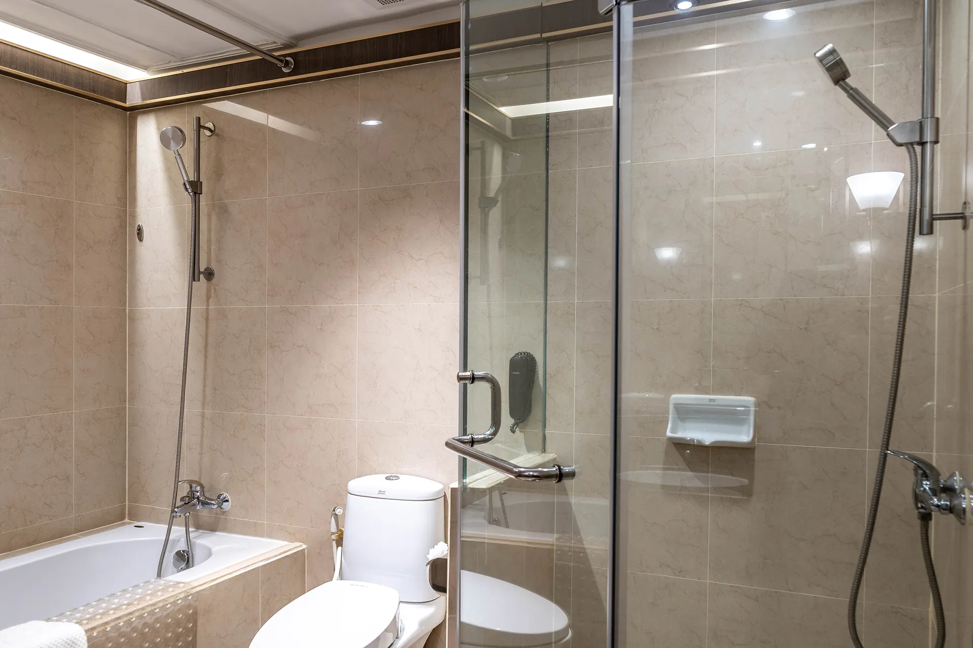 hotel 1-bedroom suite with kitchen bangkok 5-star