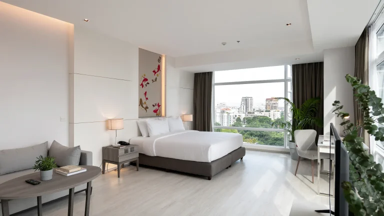 hotel-with-panoramic-city-view-bangkok-window-view