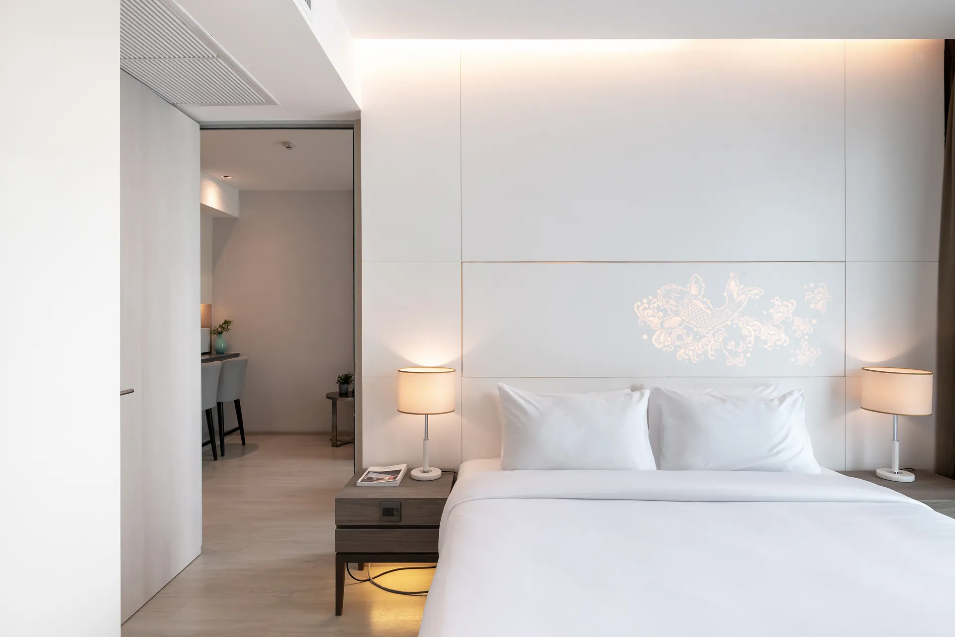 apartment serviced 2-bedroom kitchen bts thonglor 5-star-hotel