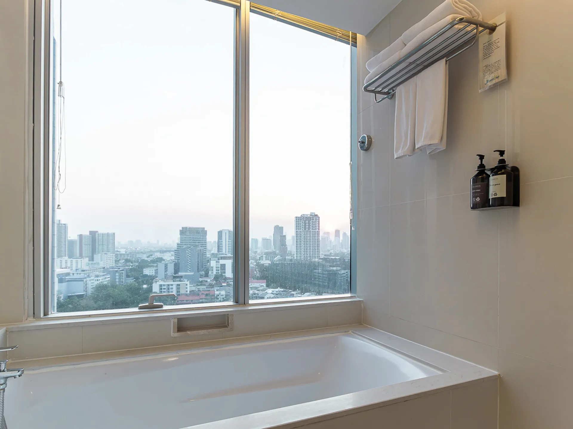 Next to BTS Skytrain Bangkok Sukhumvit Hotel Suite.