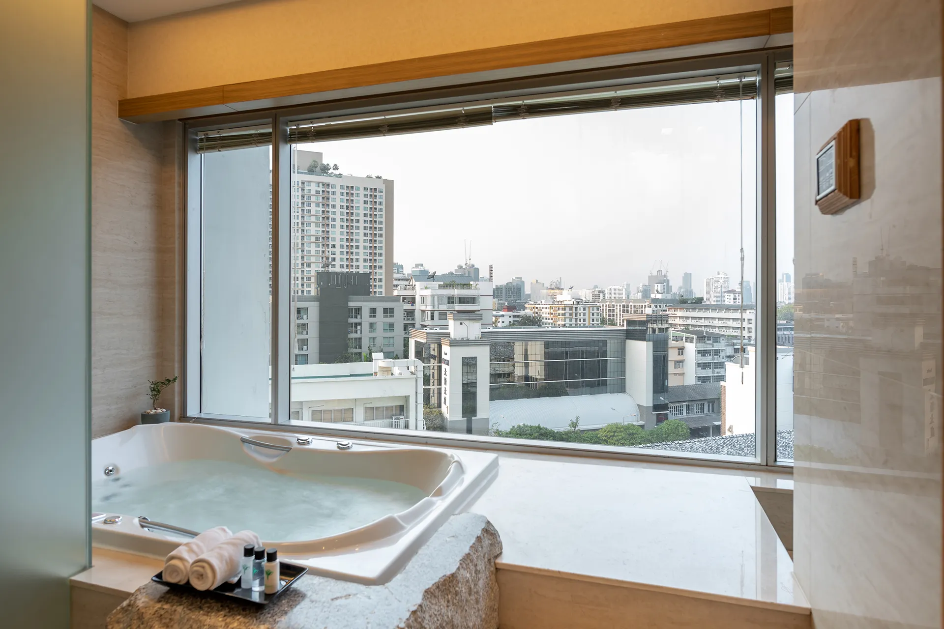 private Jacuzzi hotel with modern in Bangkok