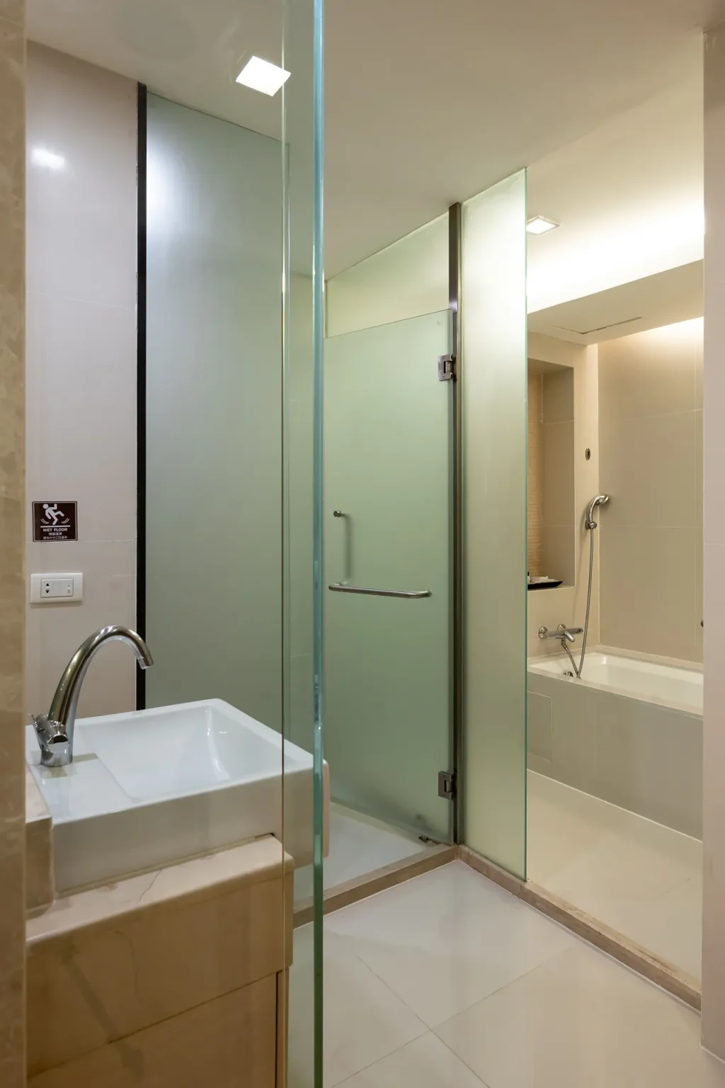 Serviced 2 bedroom apartment Sukhumvit with kitchen.