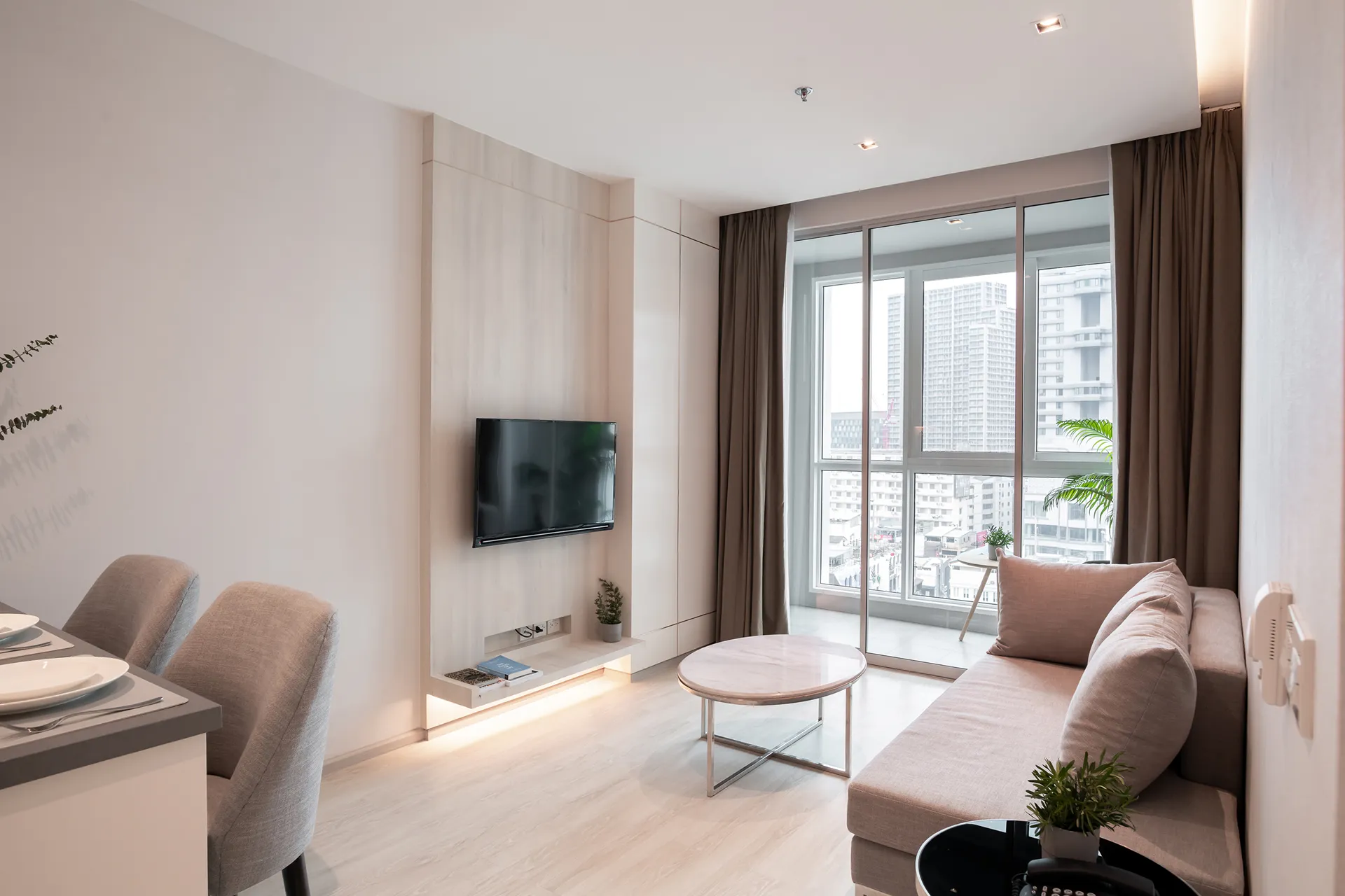 thonglor suite with kitchen bangkok skytrain 5-star-hotel