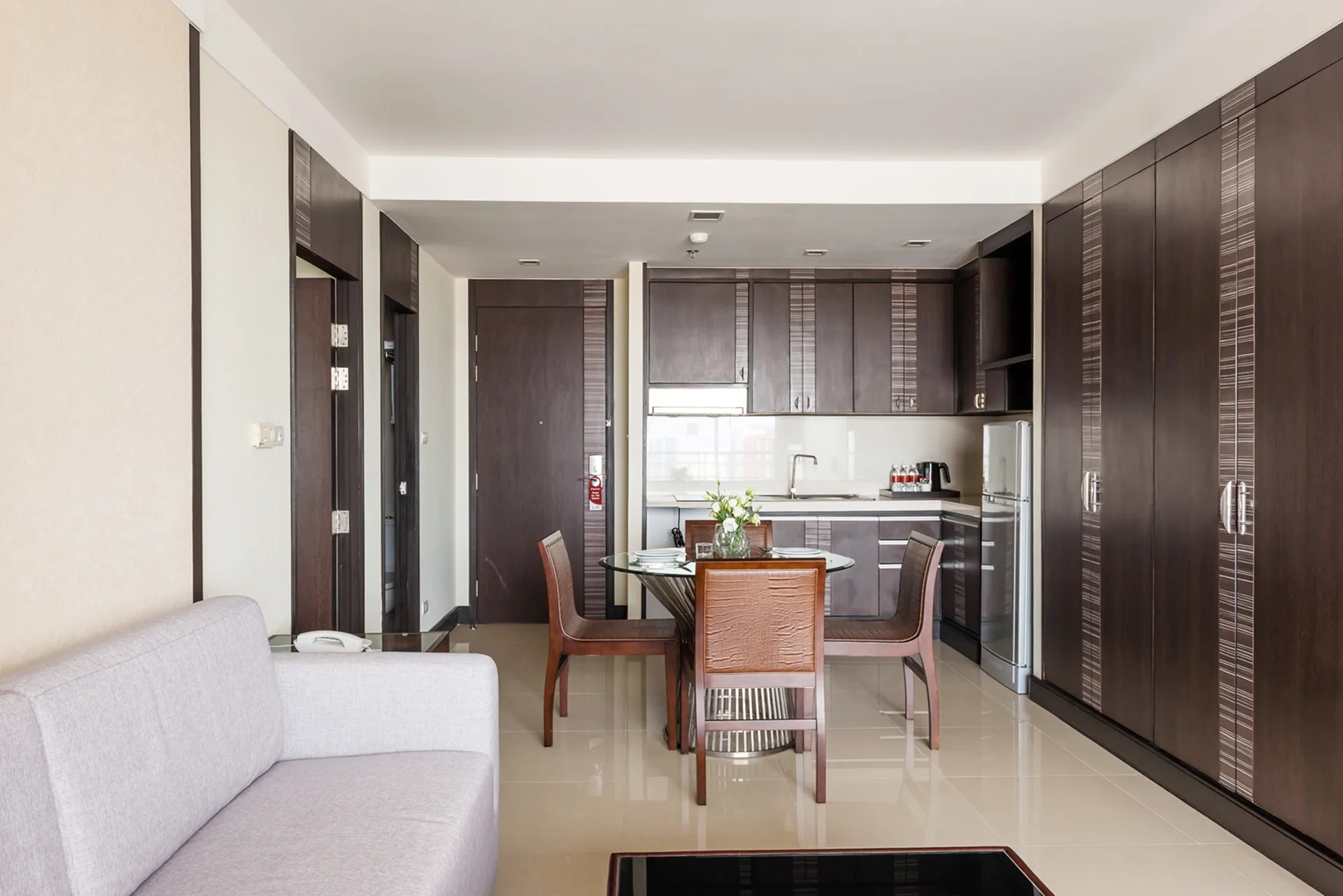 bangkok 1-bedroom suite hotel 5-star