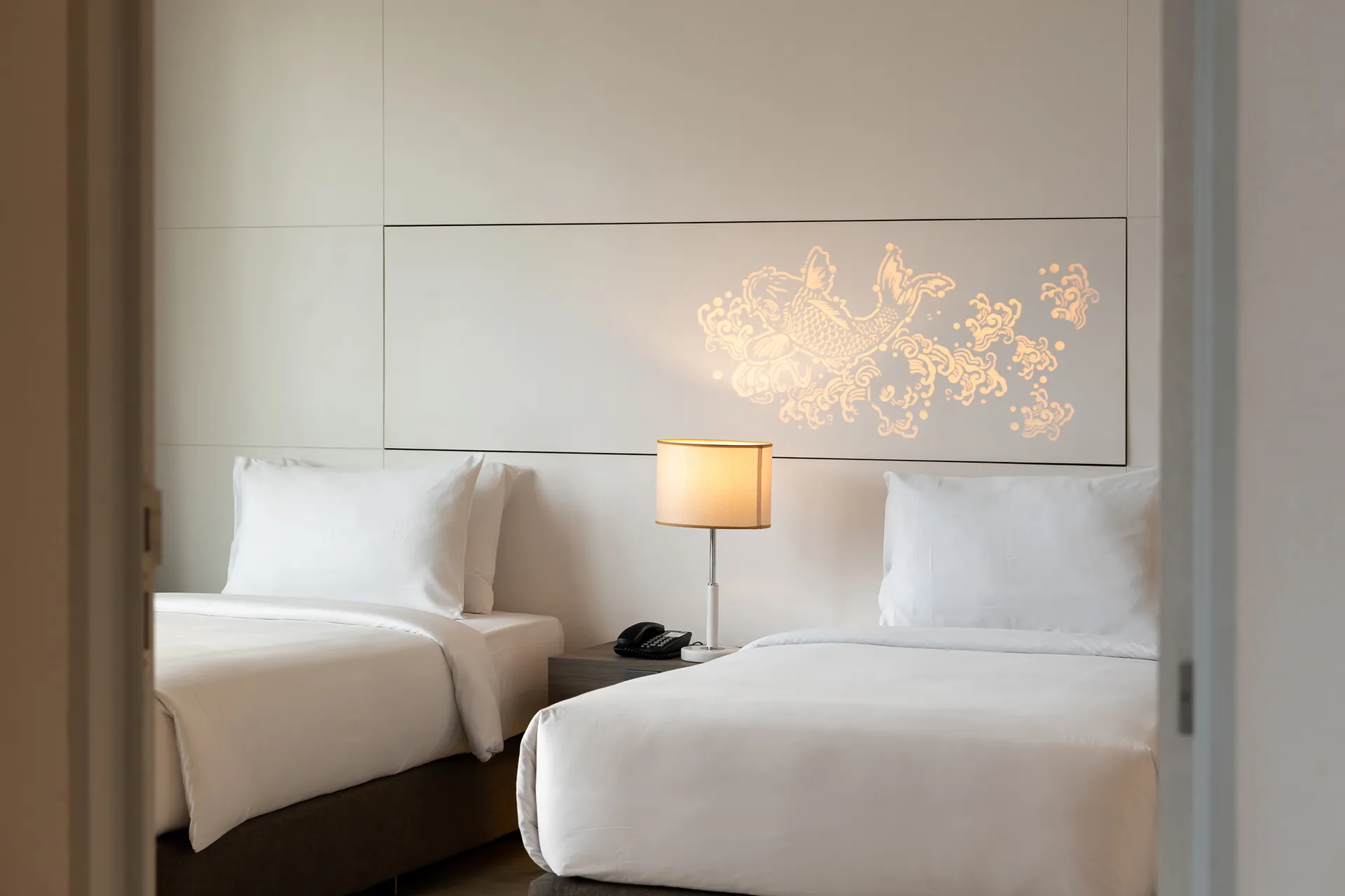 thonglor bts 2-bedroom suite garden 5-star-hotel