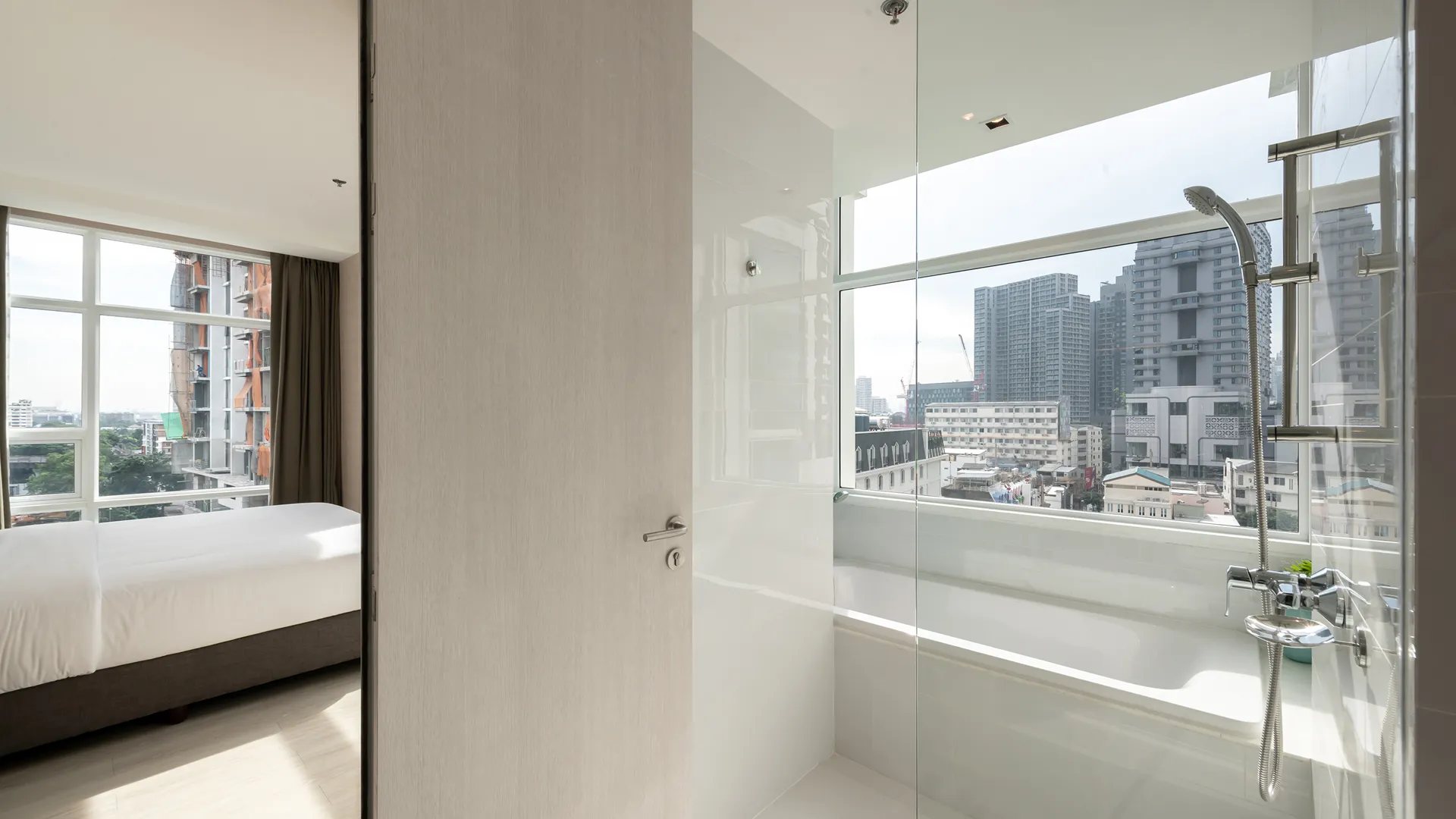 with kitchen suite 2-bedroom thonglor skytrain 5-star-hotel