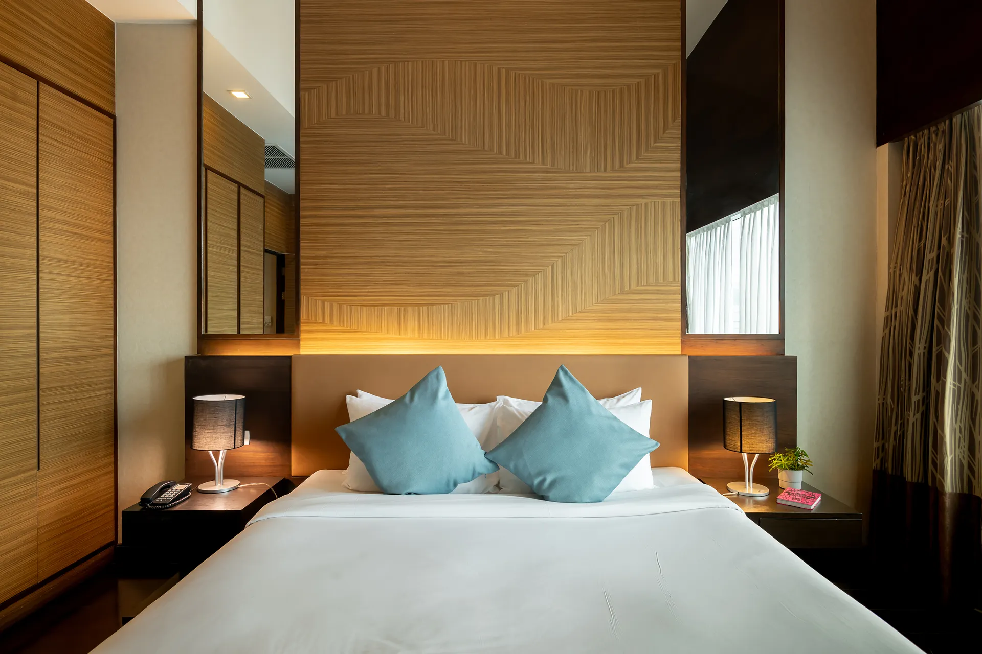 suite in bangkok romantic hotel with pool