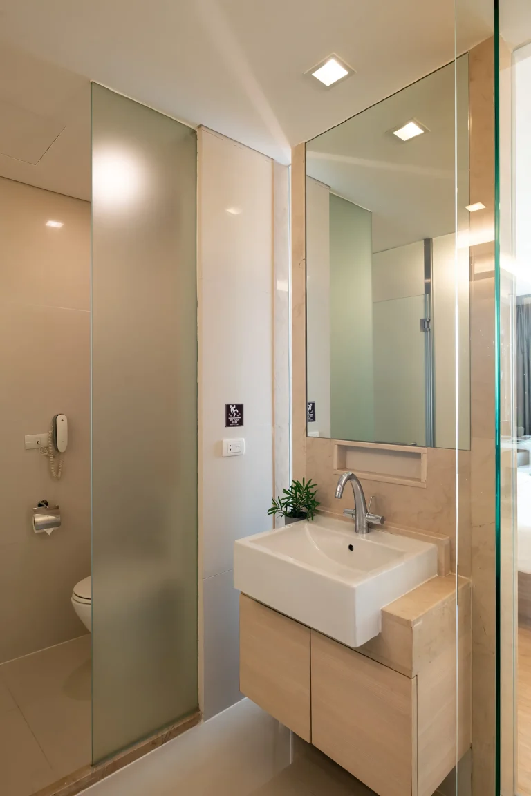 sukhumvit-hotel-bangkok-next-to-bts-phra-khanong-skytrain