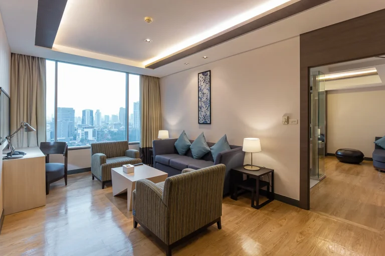 sukhumvit-hotel-suite-bts-skytrain-next-to-bangkok