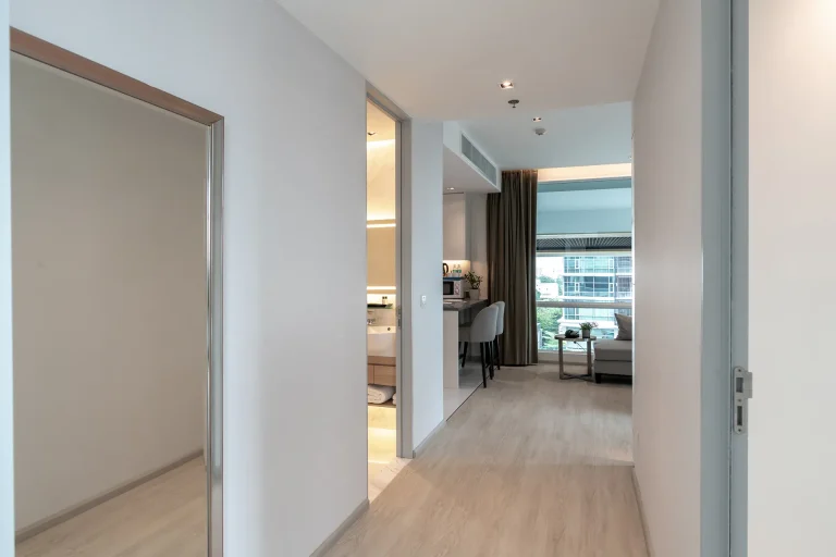 thonglor-2-bedroom-suite-with-kitchen-skytrain-5-star-hotel