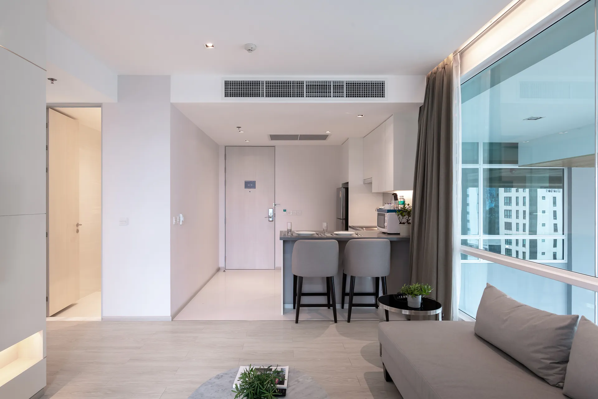 with kitchen skytrain 2-bedroom suite thonglor 5-star-hotel
