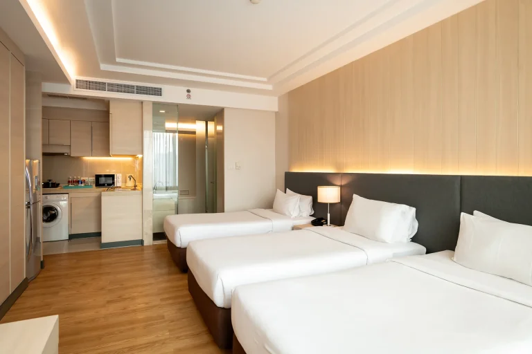 triple-room-hotel-kitchen-skytrain-station-bangkok