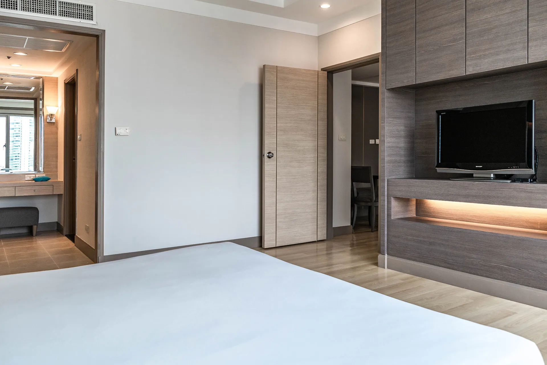 1-bedroom suite with kitchen bangkok hotel 5-star