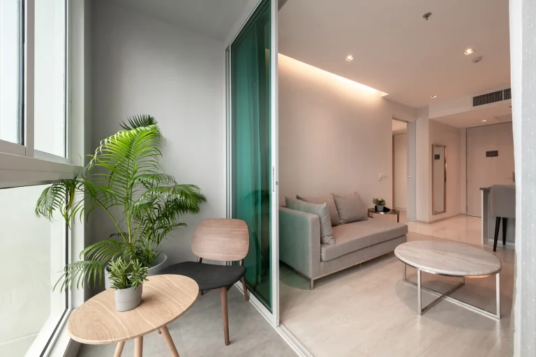 with-kitchen-thonglor-suite-bangkok-skytrain-5-star-hotel