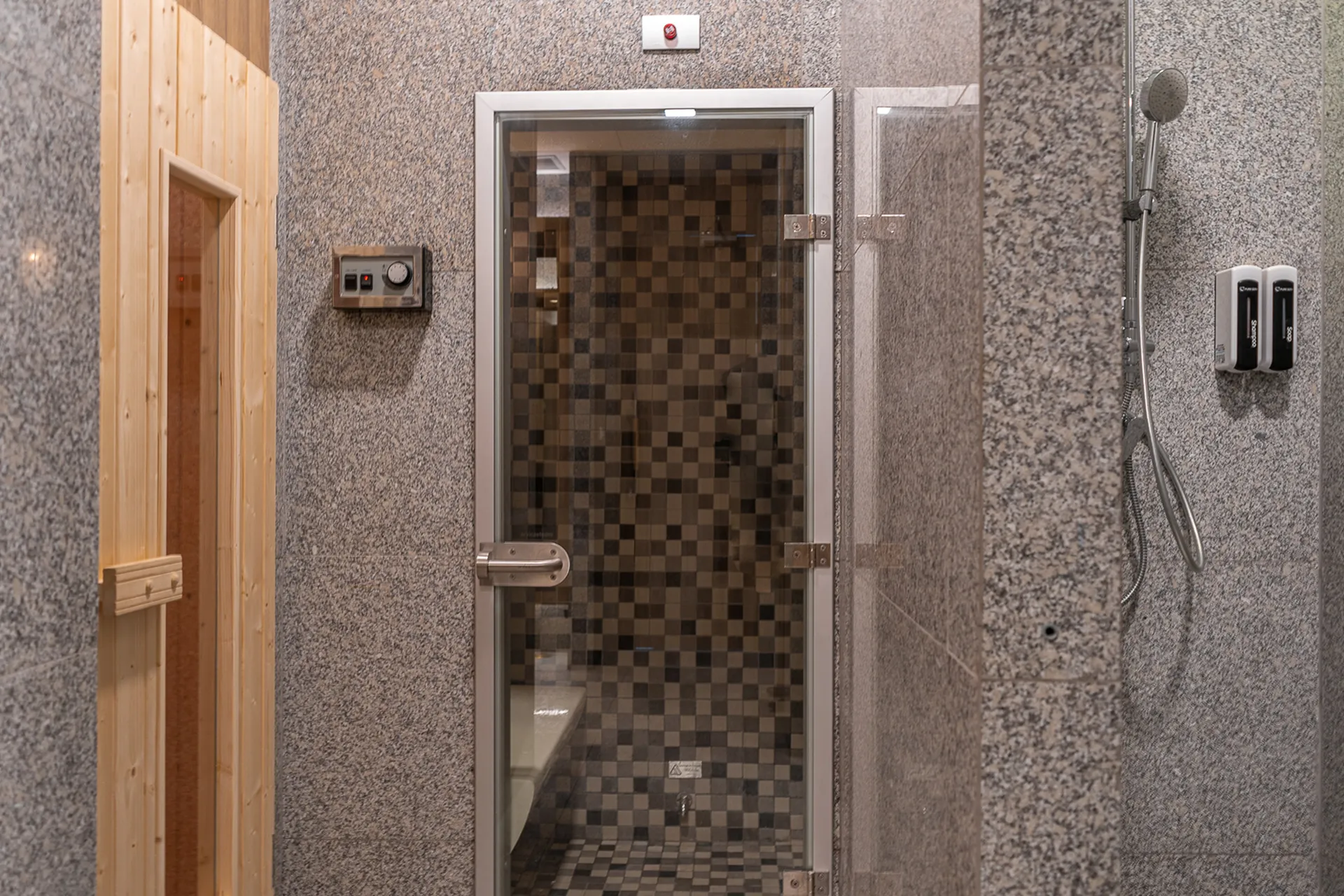 5-star hotel bangkok sukhumvit hotel near asok bts mrt wellness steam and sauna