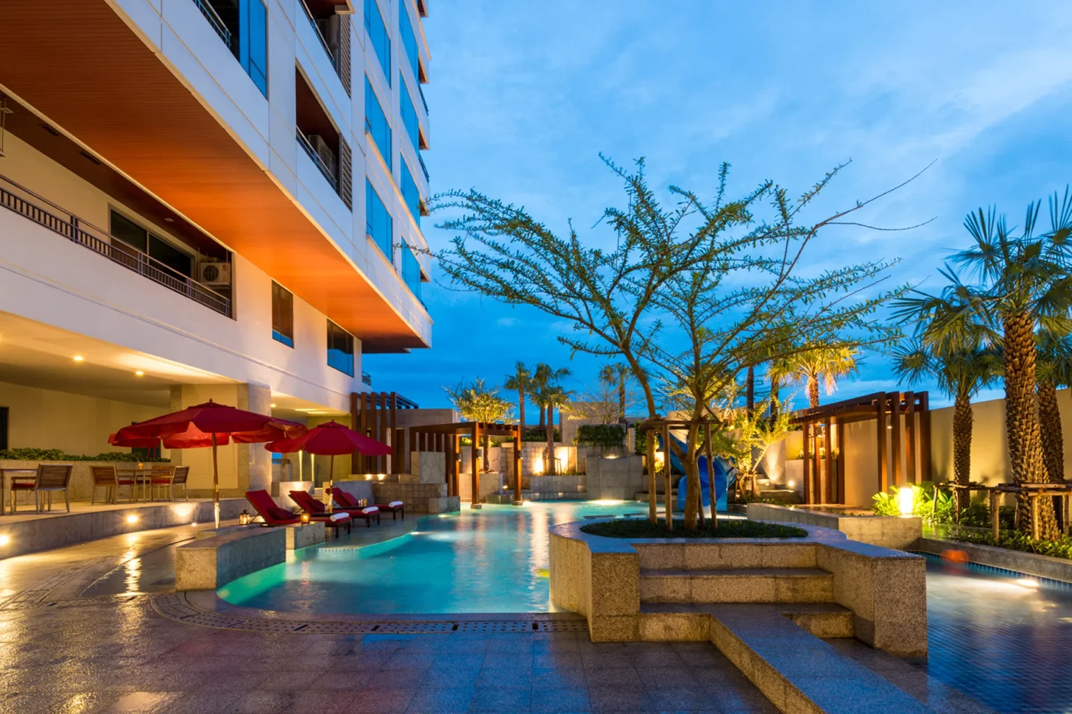 5 star hotel near bts ekamai skytrain - Jasmine Hotel Group