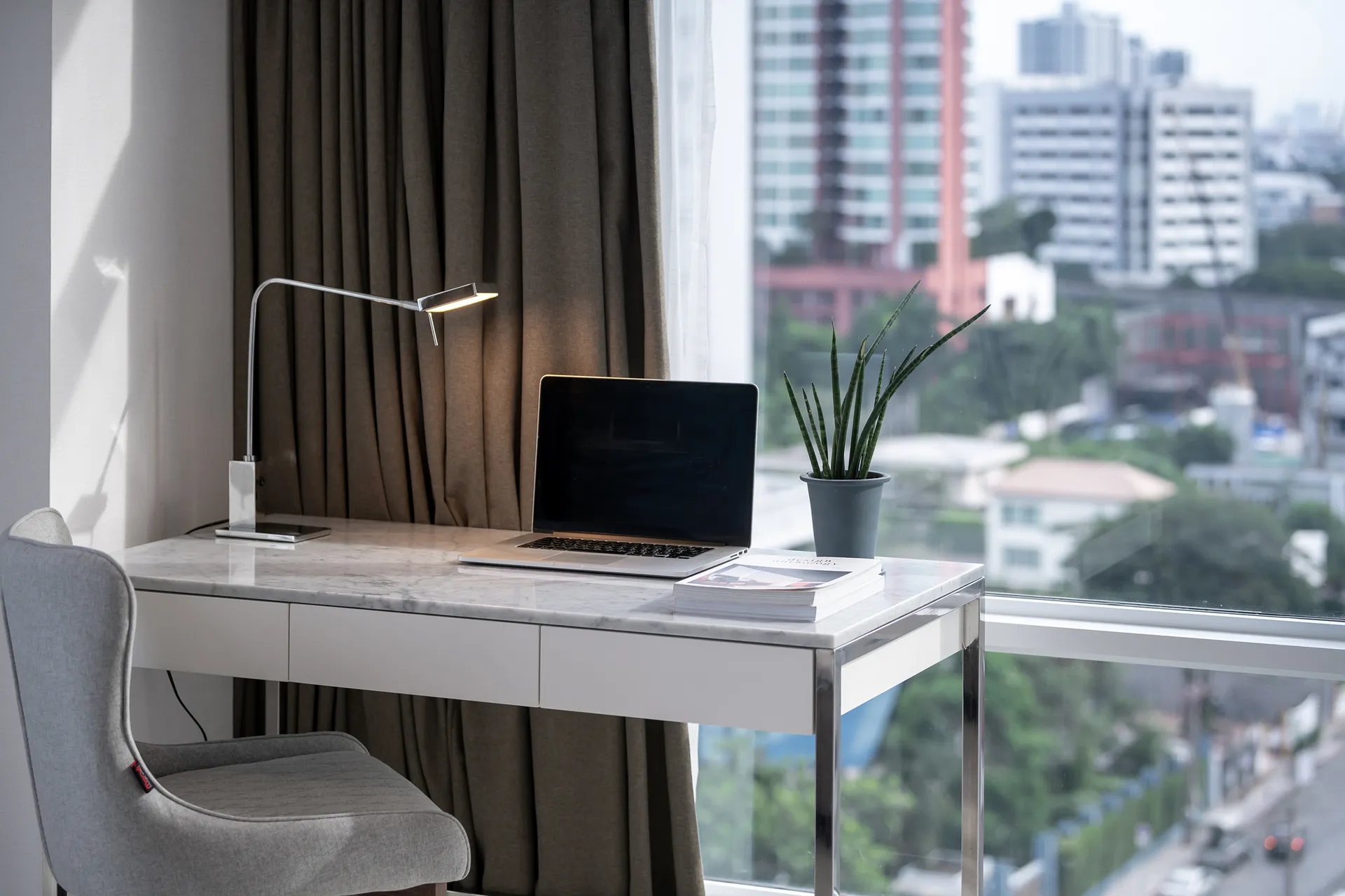 5-star hotel near BTS Thonglor Skytrain room interior