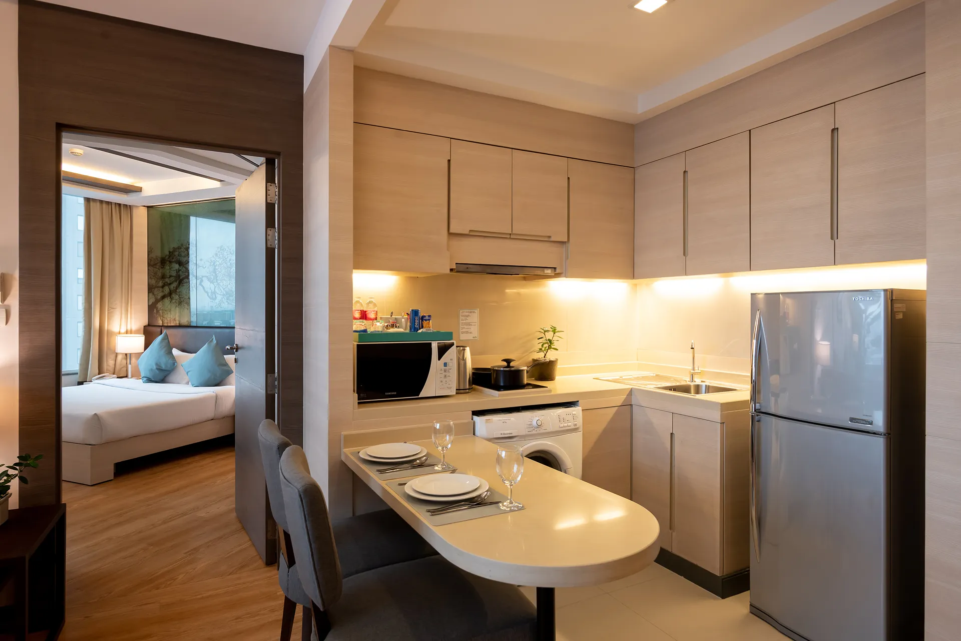 A room with kitchen at a 5-star Sukhumvit hotel near BTS.