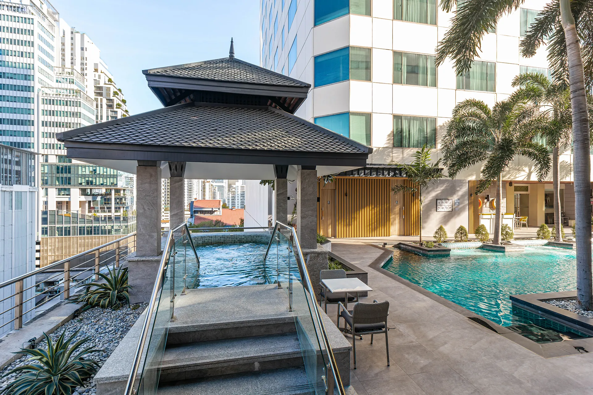 service facilities bangkok 5-star hotel asok outdoor jacuzzi