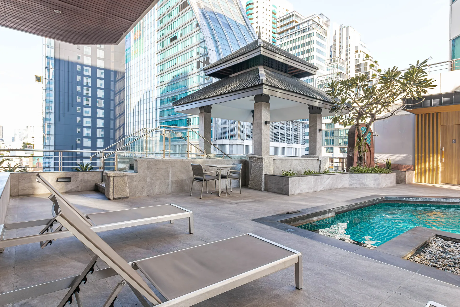 service facilities bangkok 5-star hotel asok outdoor pool